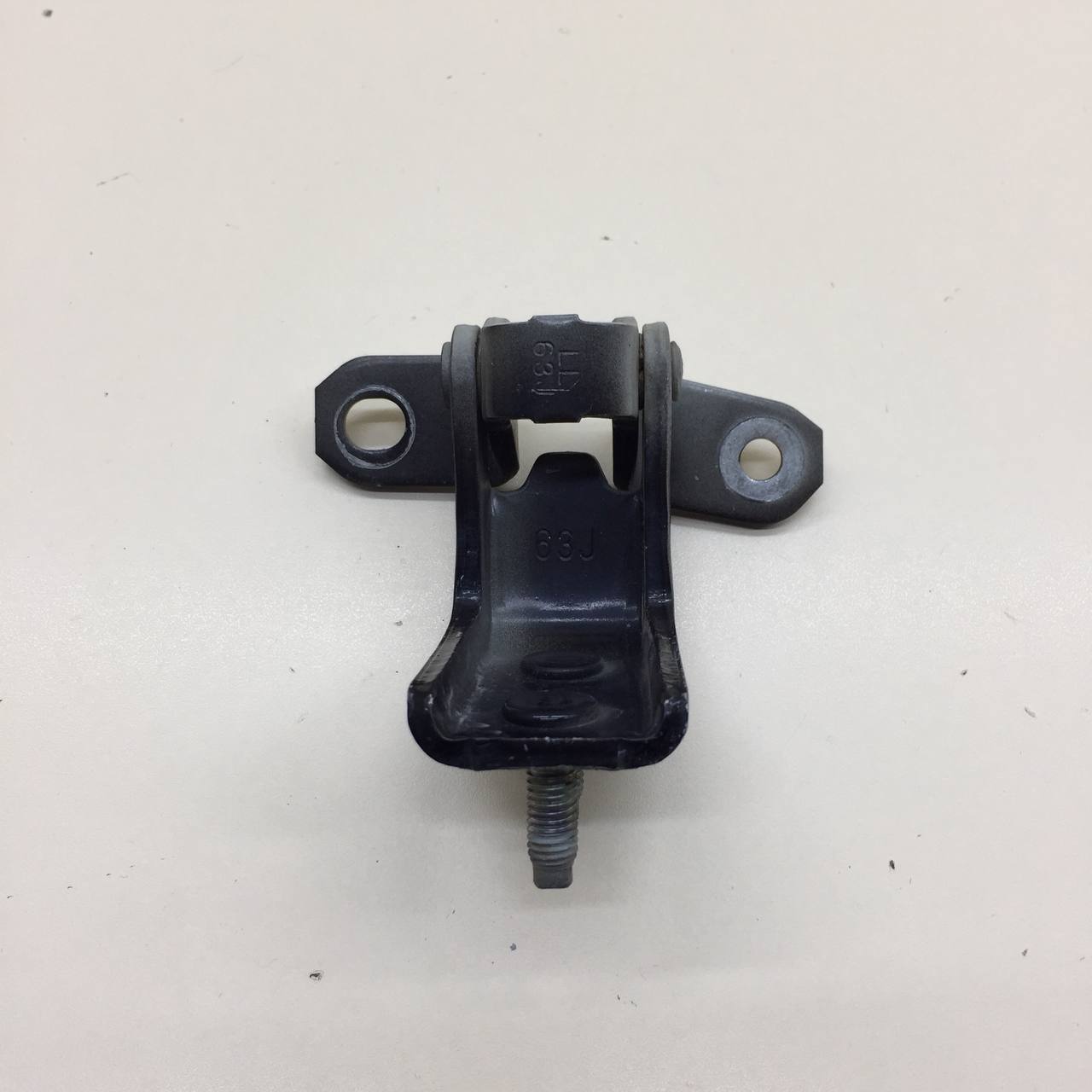 Петля двери задней левой нижняя Suzuki Grand Vitara 2005-2015