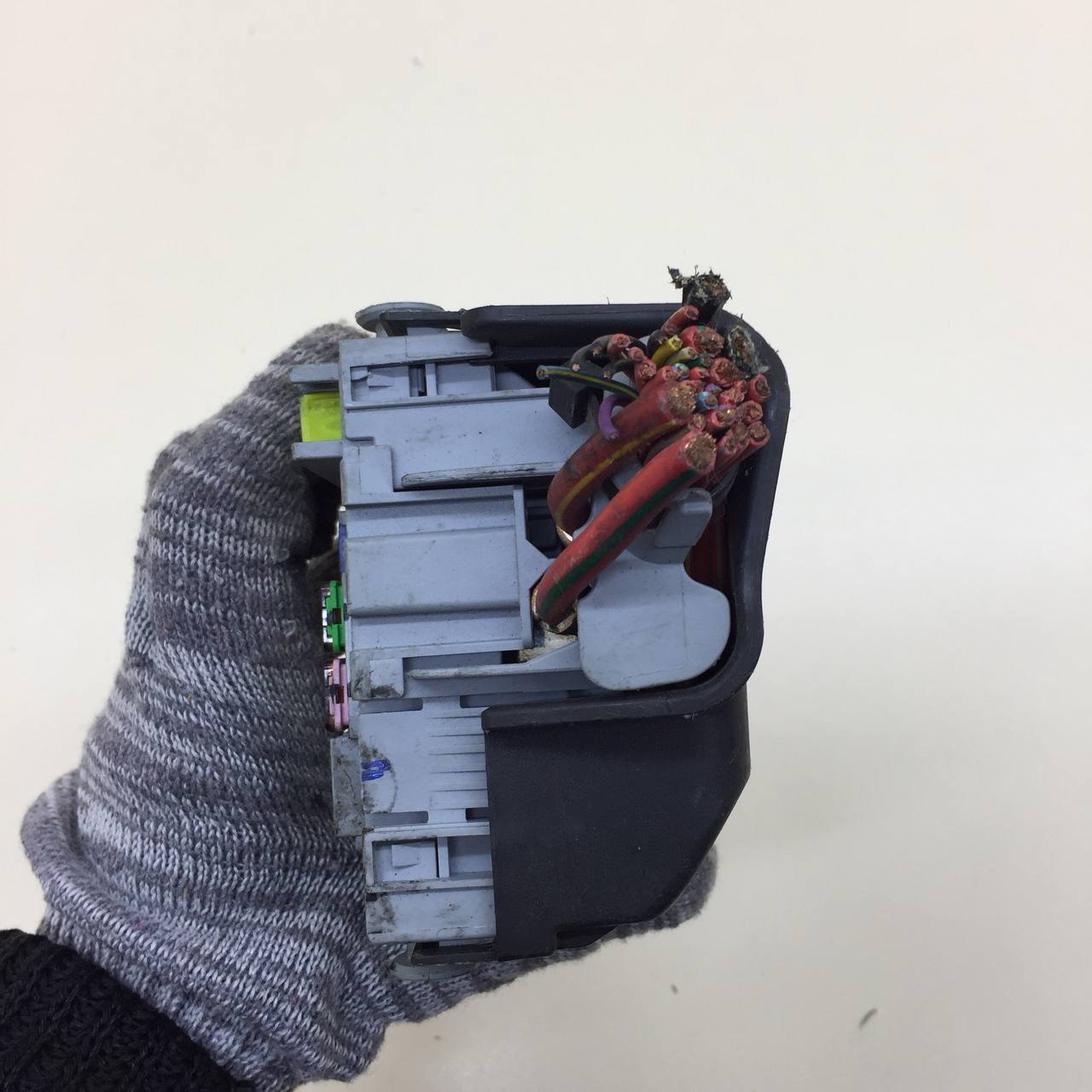 Блок предохранителей Chevrolet Cruze (J300) 2009-2016