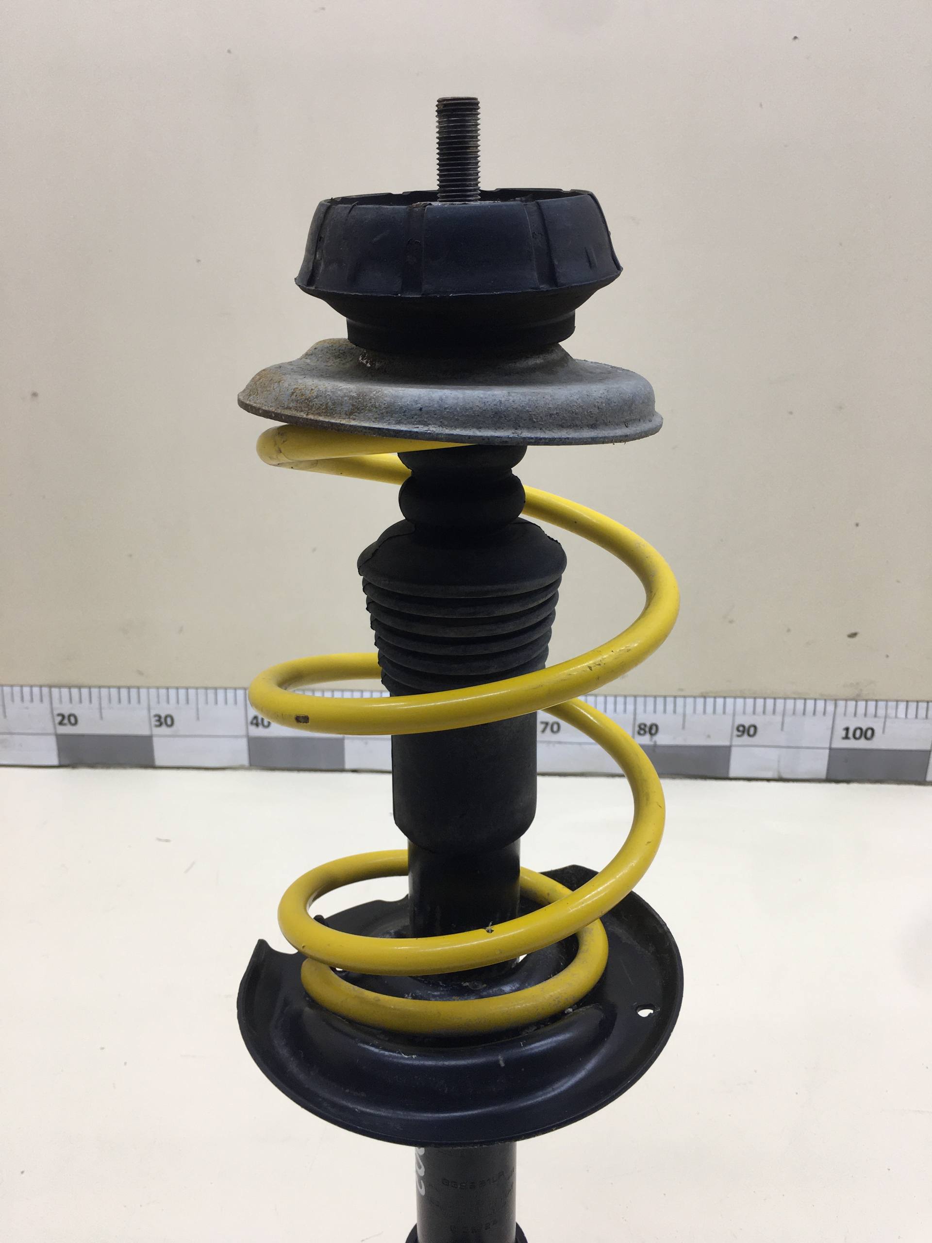 Амортизатор передний Renault Logan (2) 2014>