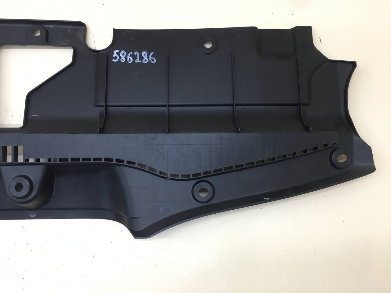 Кожух замка капота Subaru B9 Tribeca (WX/W10) 2004-2008