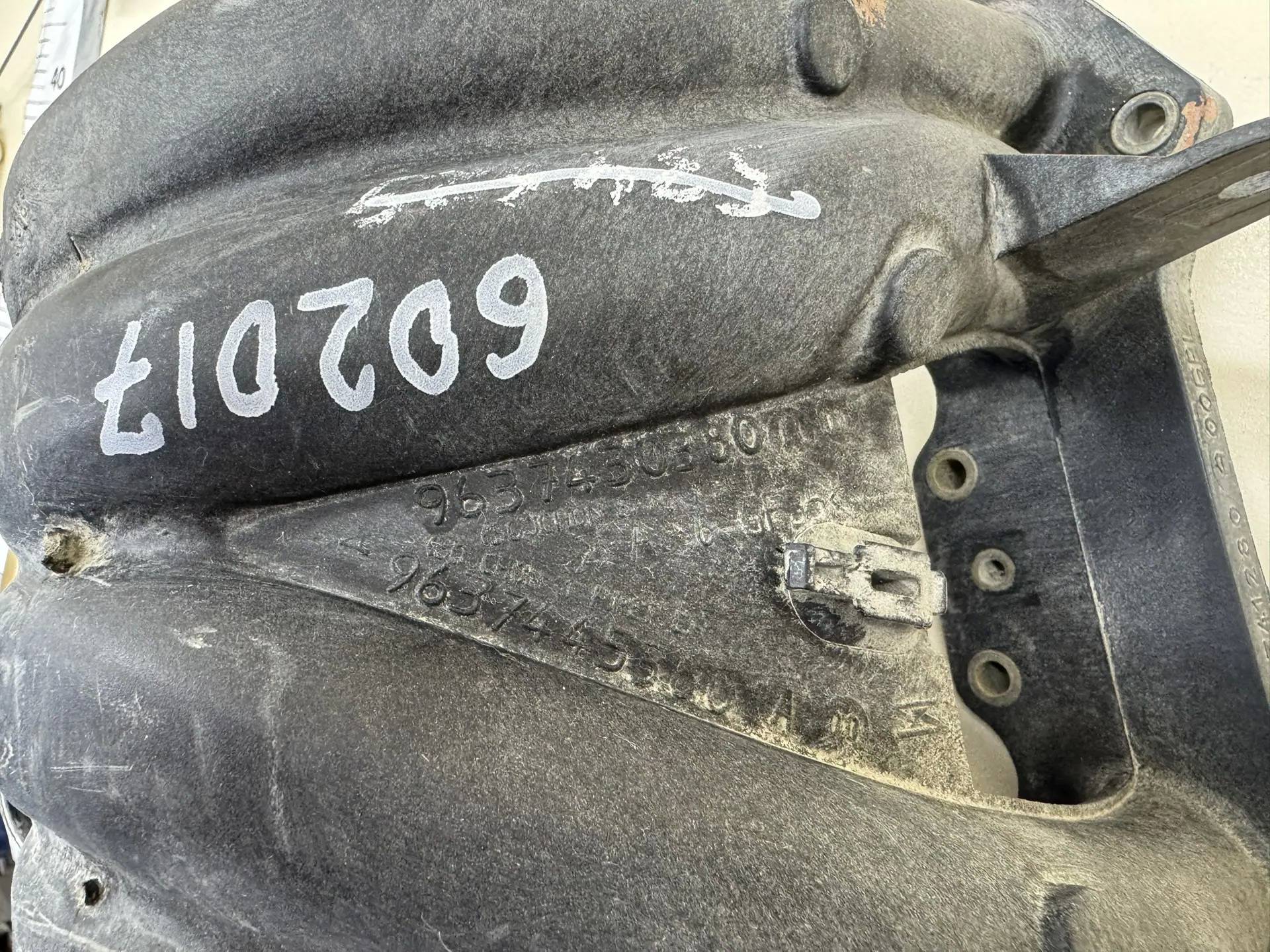 Коллектор впускной Peugeot 206 1998-2012