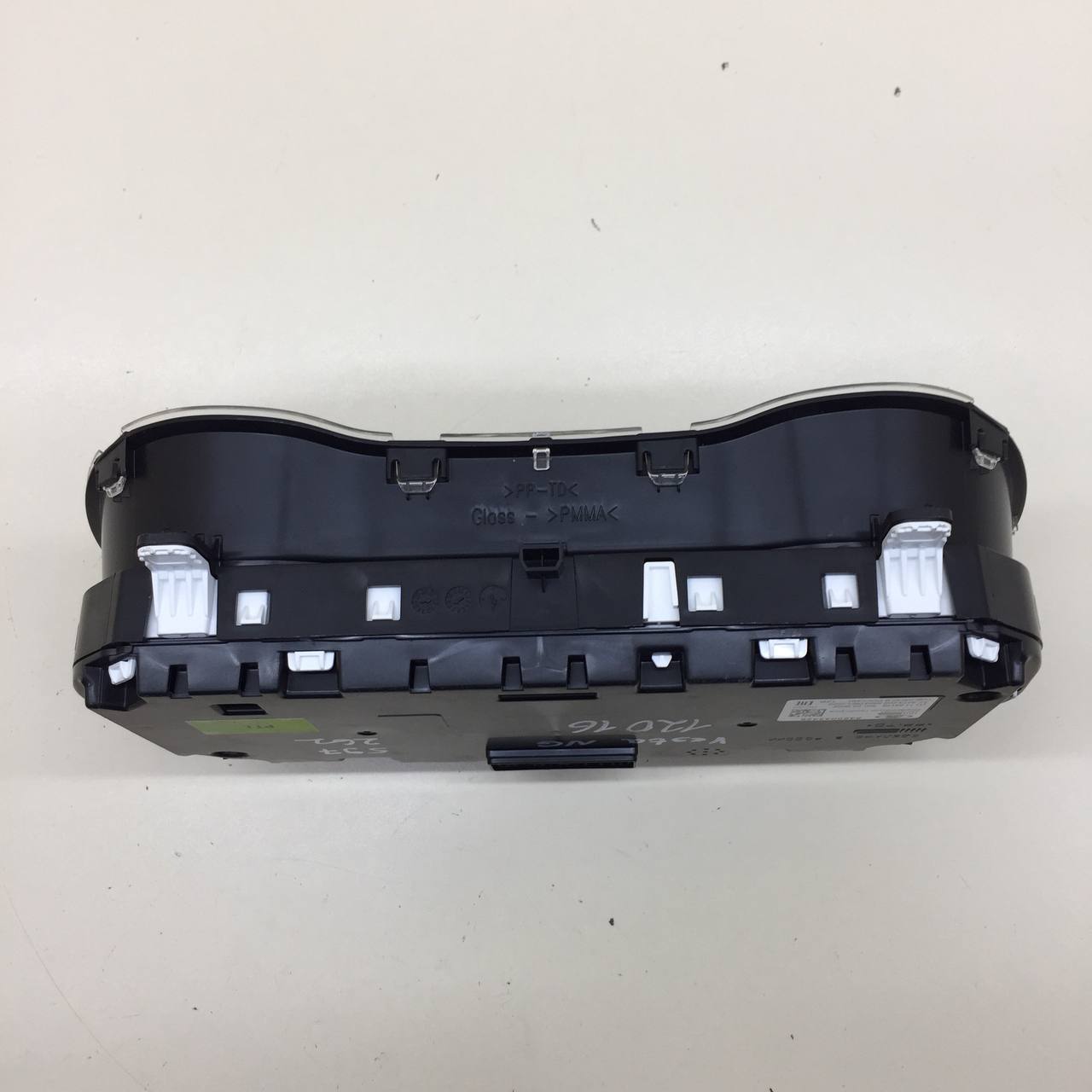 Панель приборов Lada Vesta 2015>