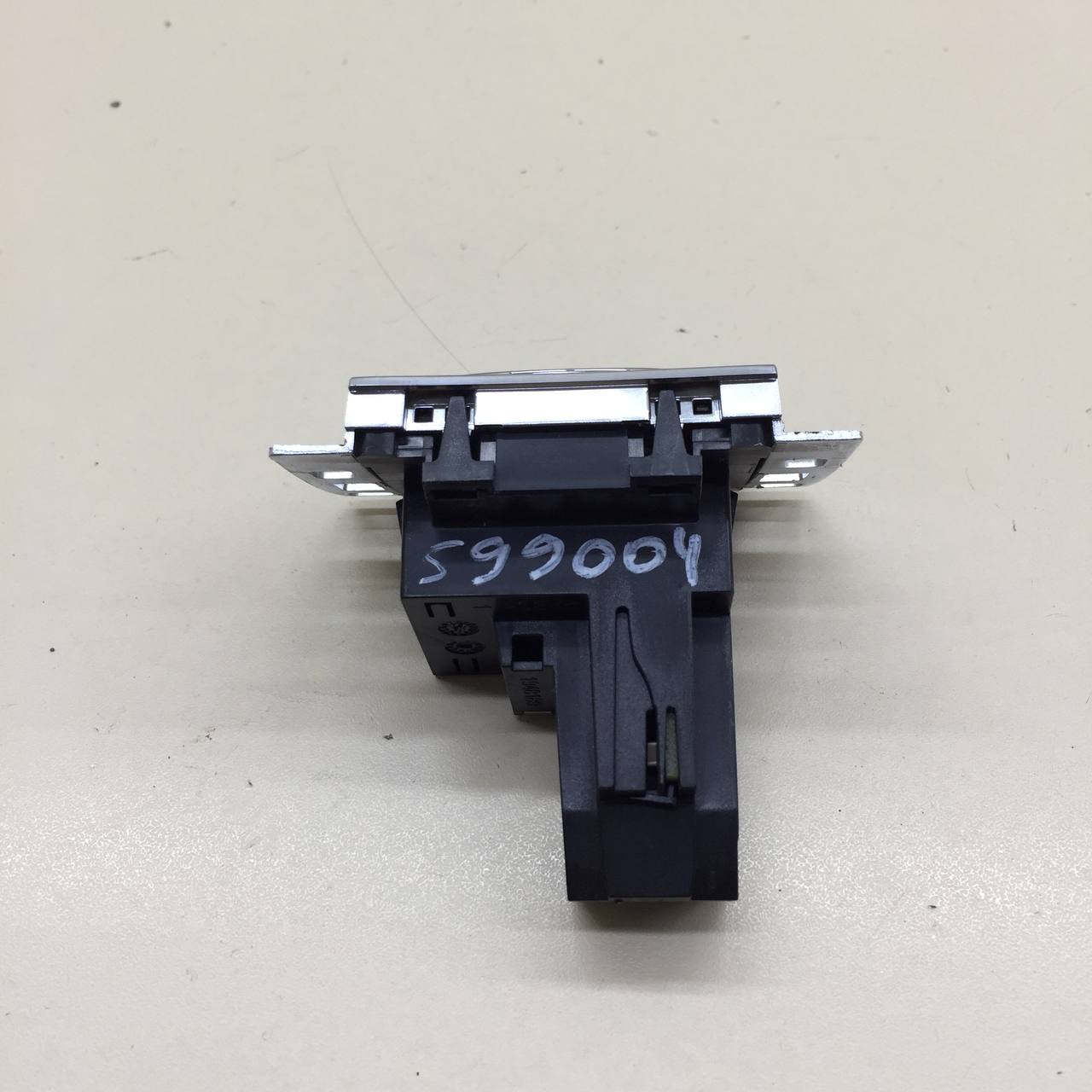 Часы Volkswagen Passat B7 2011-2015