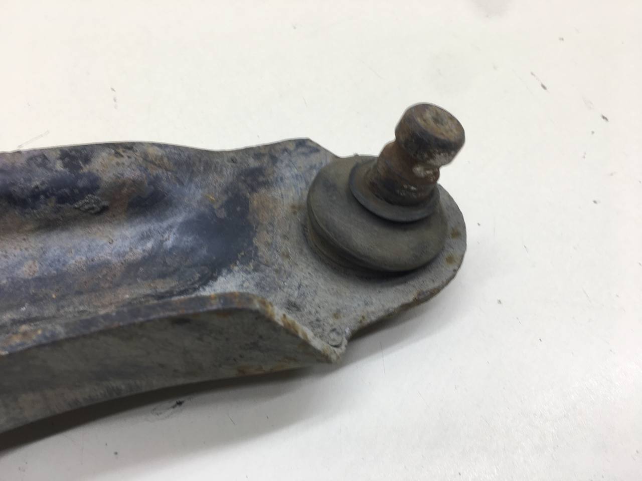 Рычаг передний правый Renault Megane (2) 2002-2009