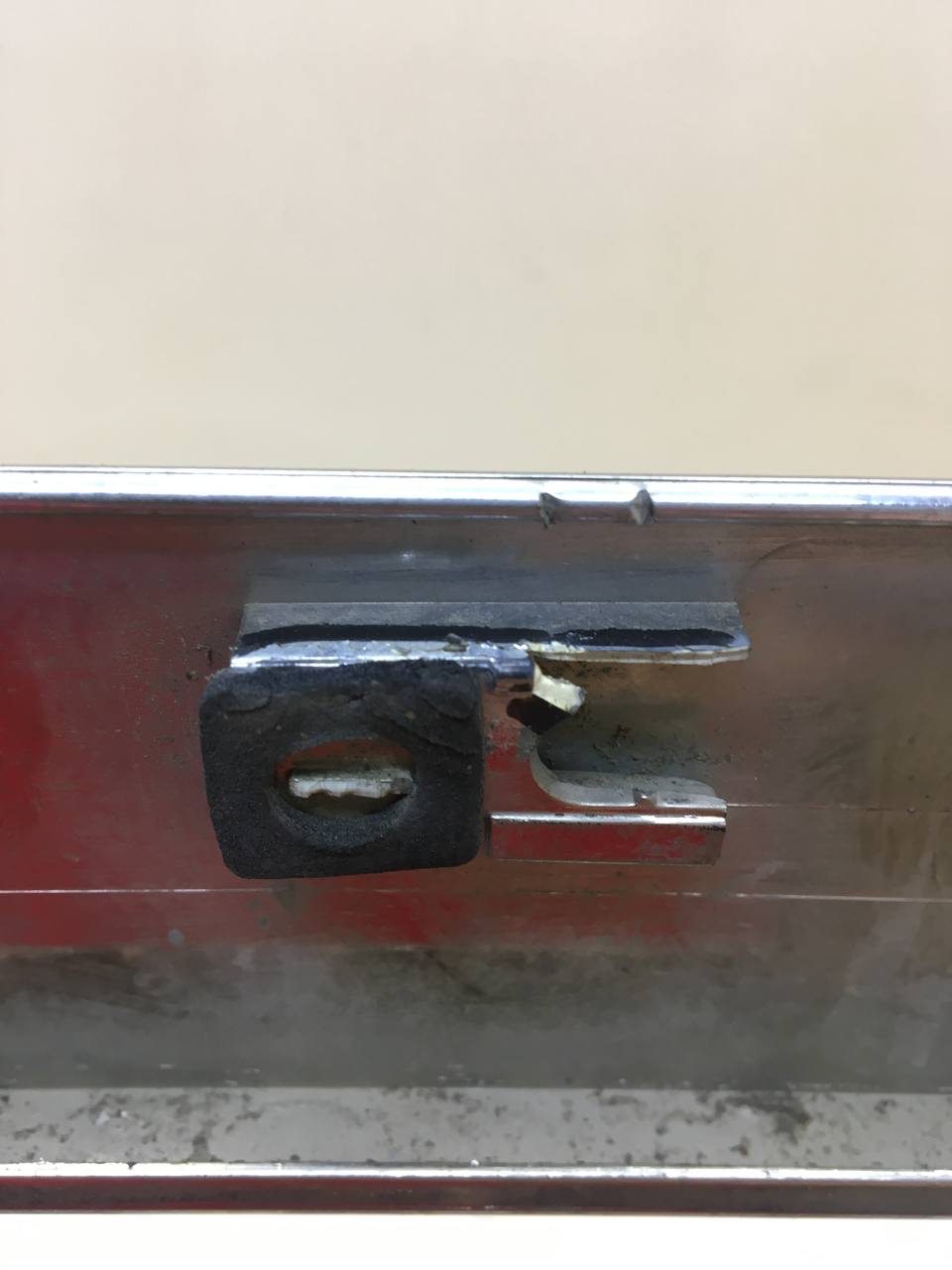 Накладка крышки багажника Renault Symbol (2) 2008-2012