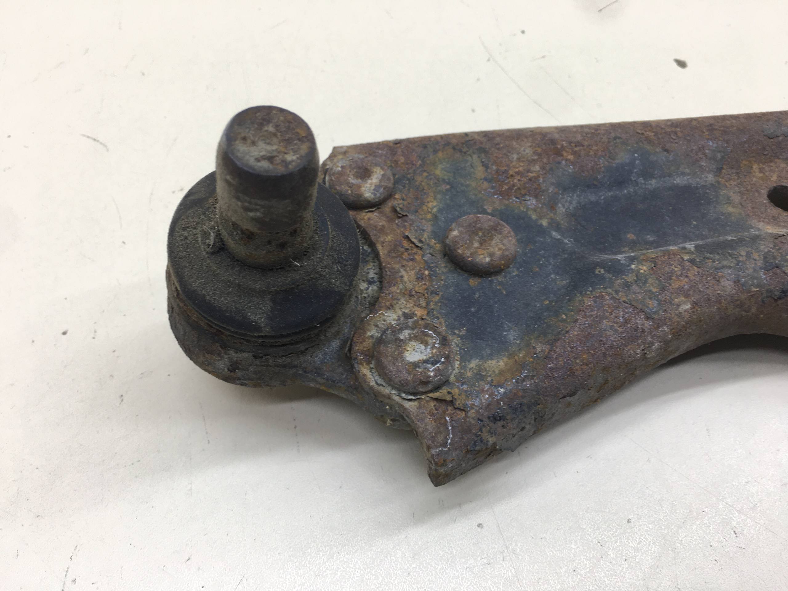 Рычаг передний левый Chevrolet Aveo T300 2011>