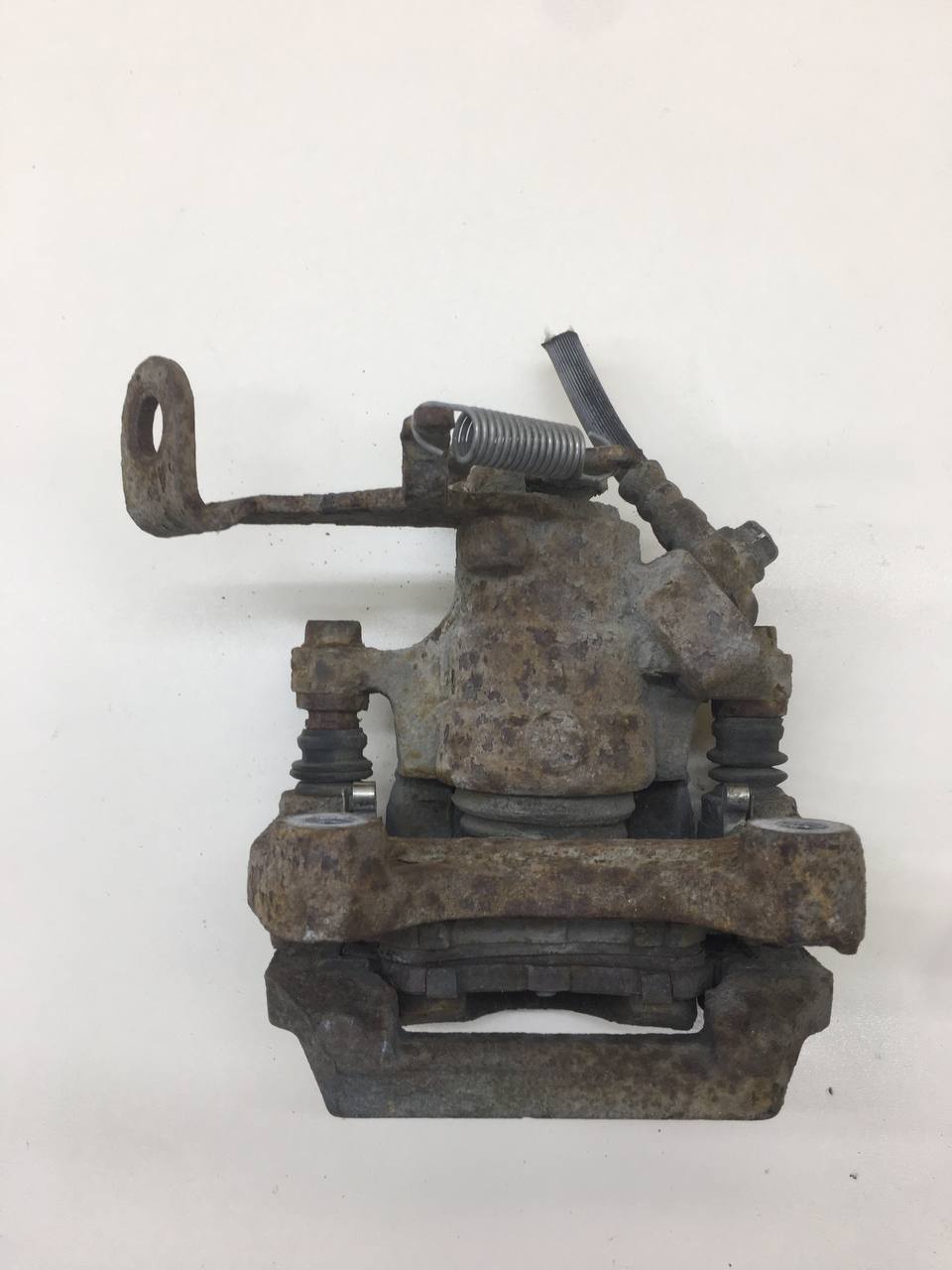 Суппорт задний правый Mazda CX-5 (KE) 2011-2017