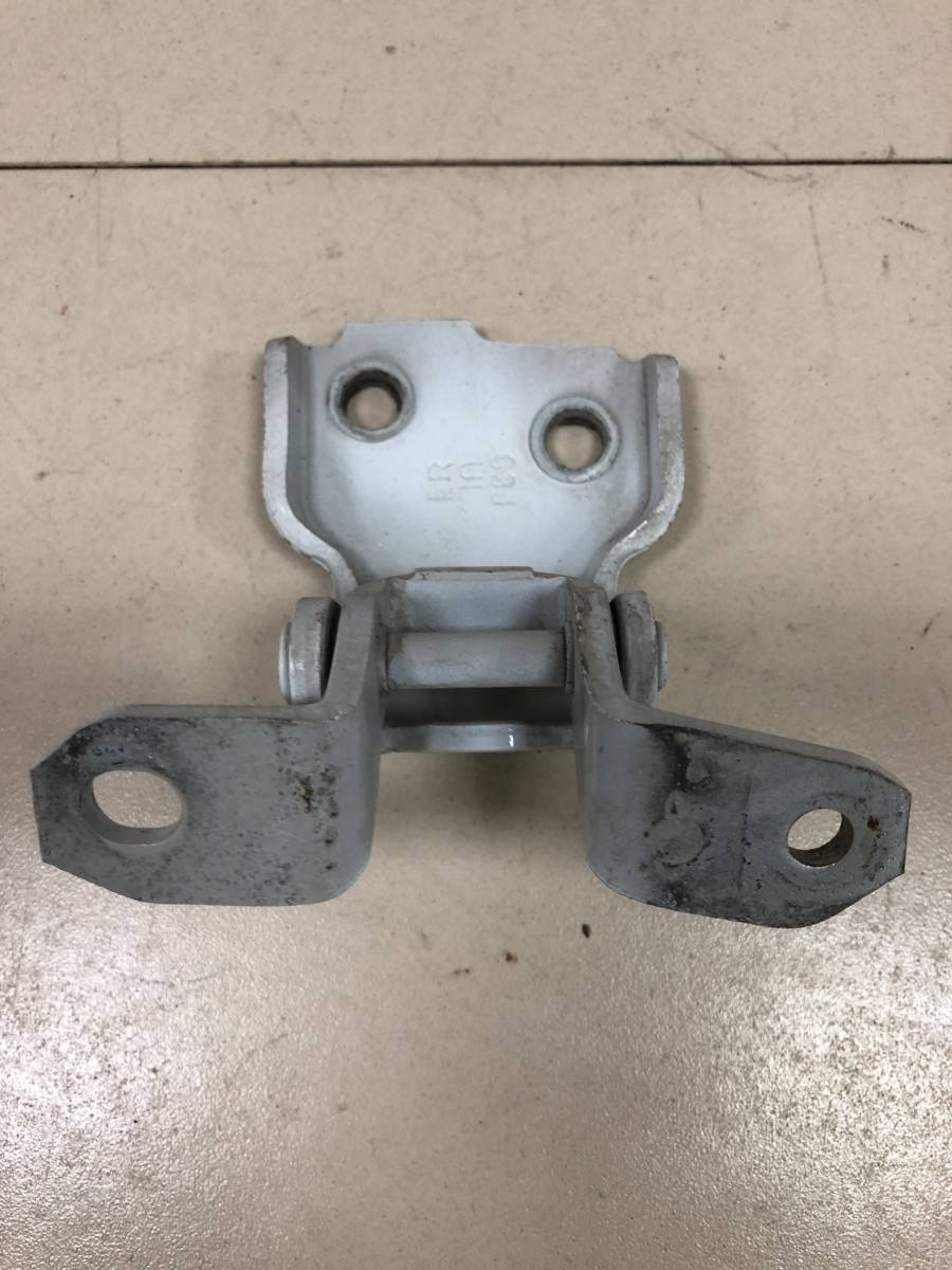 Петля двери передней левой верхняя Suzuki SX4 2006-2013