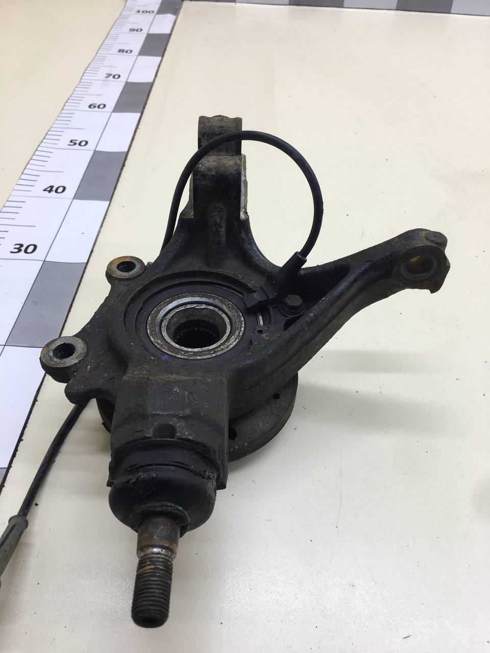 Кулак поворотный передний правый Peugeot 308 2007>