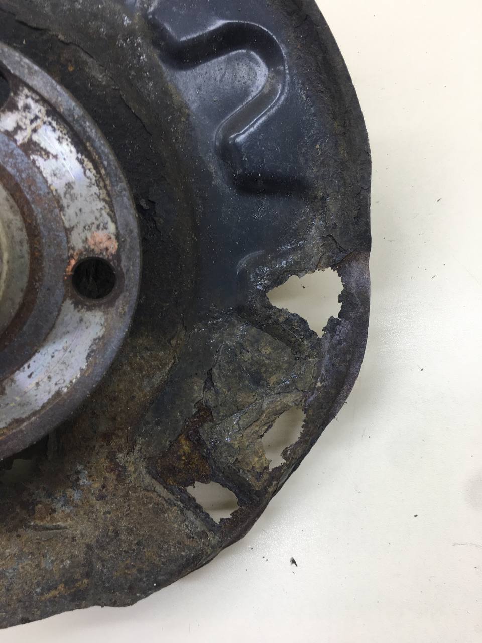 Кулак поворотный передний левый Skoda Rapid 2012-2020