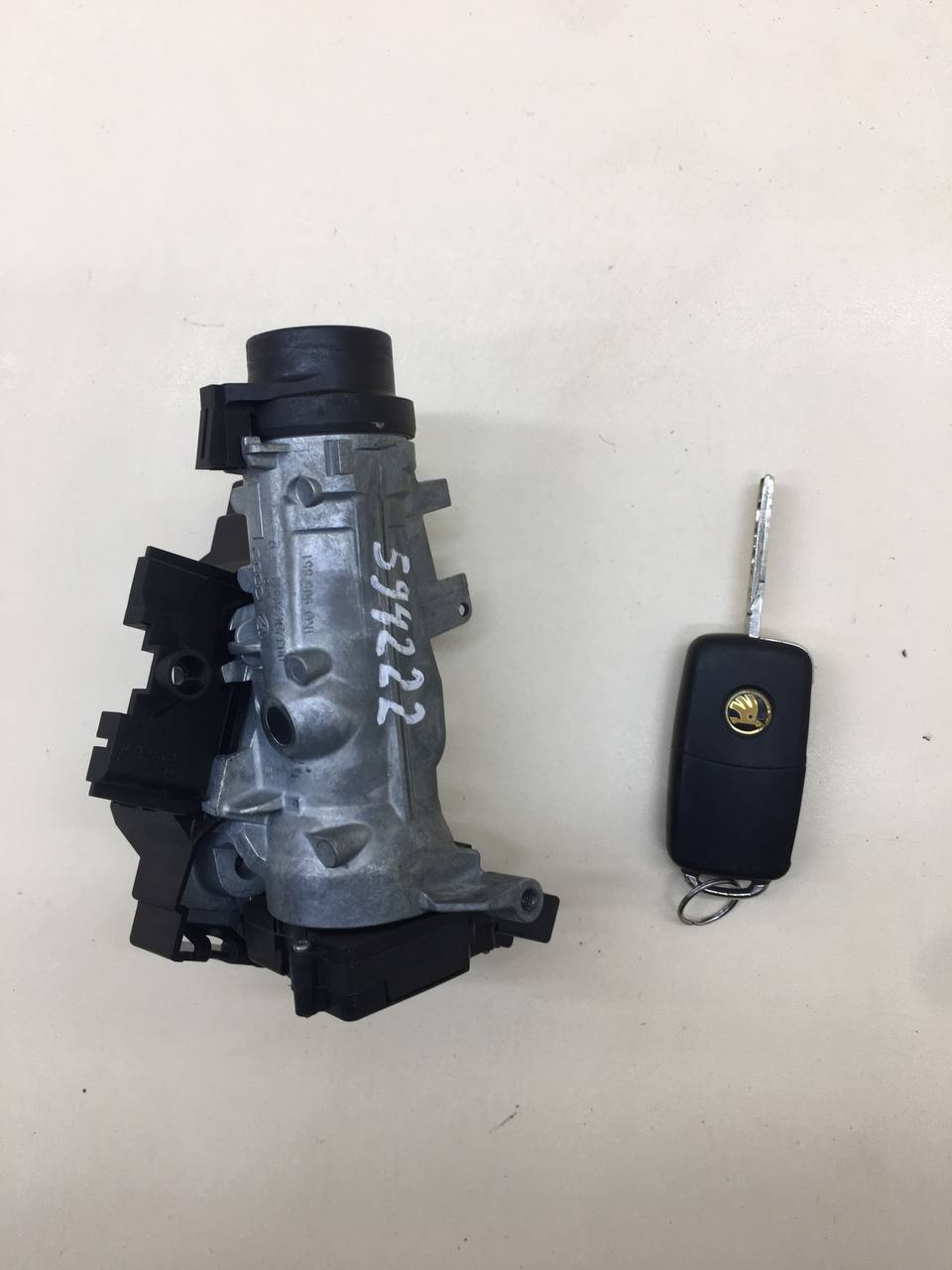 Замок зажигания Skoda Rapid 2012-2020