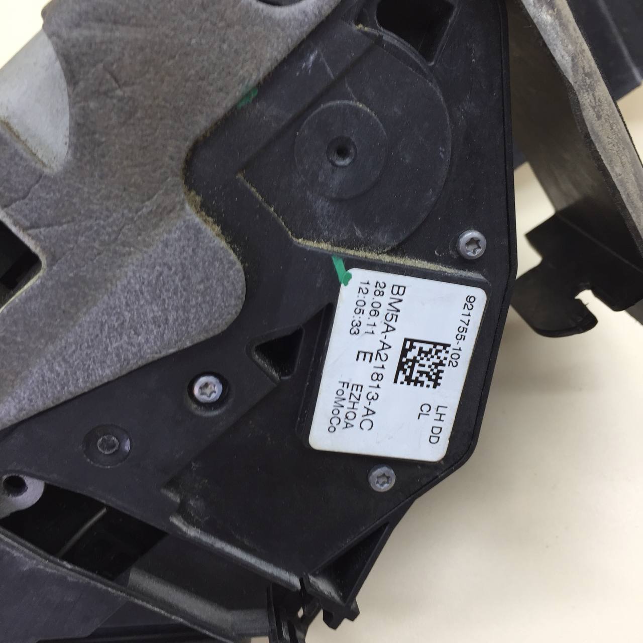 Замок двери передней левой Ford Focus 3 2011>