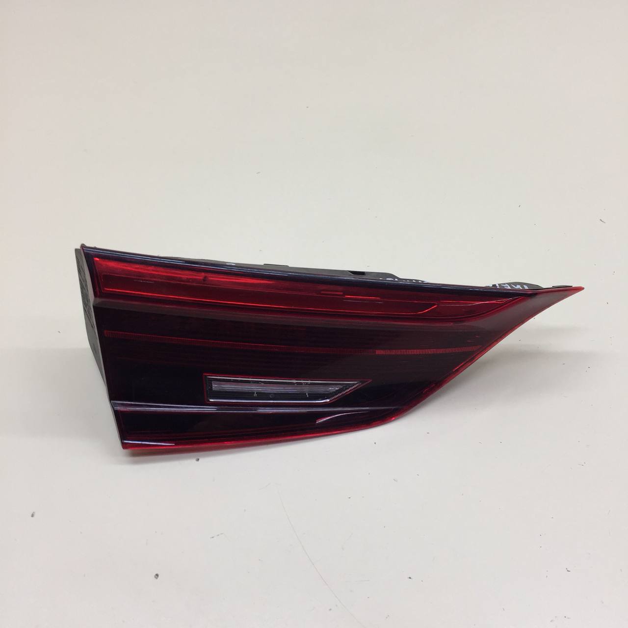 Фонарь задний внутренний левый Infiniti QX50 (J55) 2017-2022