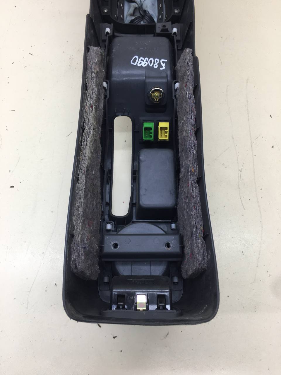 Консоль центральная Suzuki Liana 2001-2007