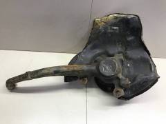 Кулак поворотный передний левый Toyota Crown (S170) 1999-2003