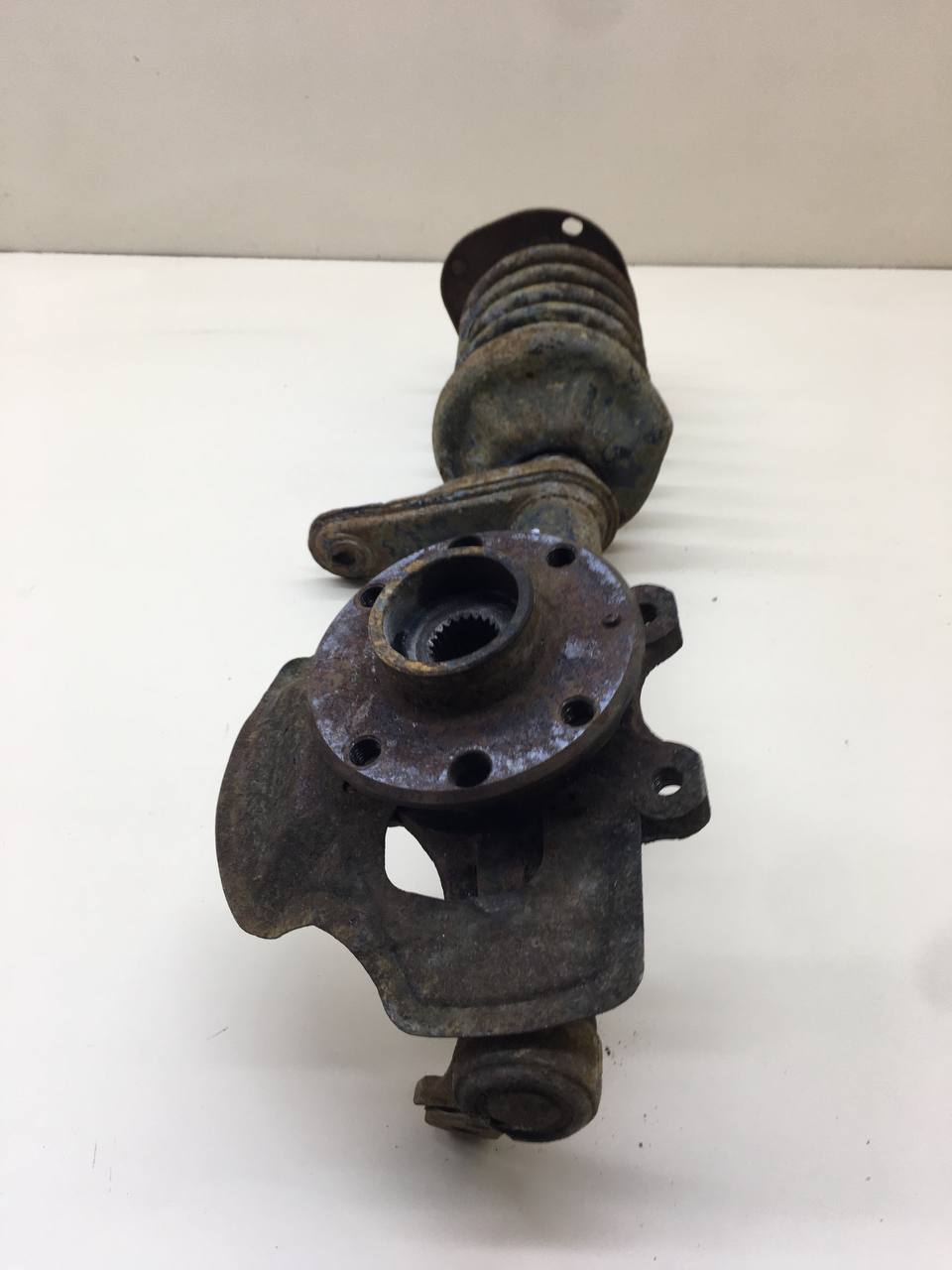 Кулак поворотный передний правый ZAZ Chance 2009-2014