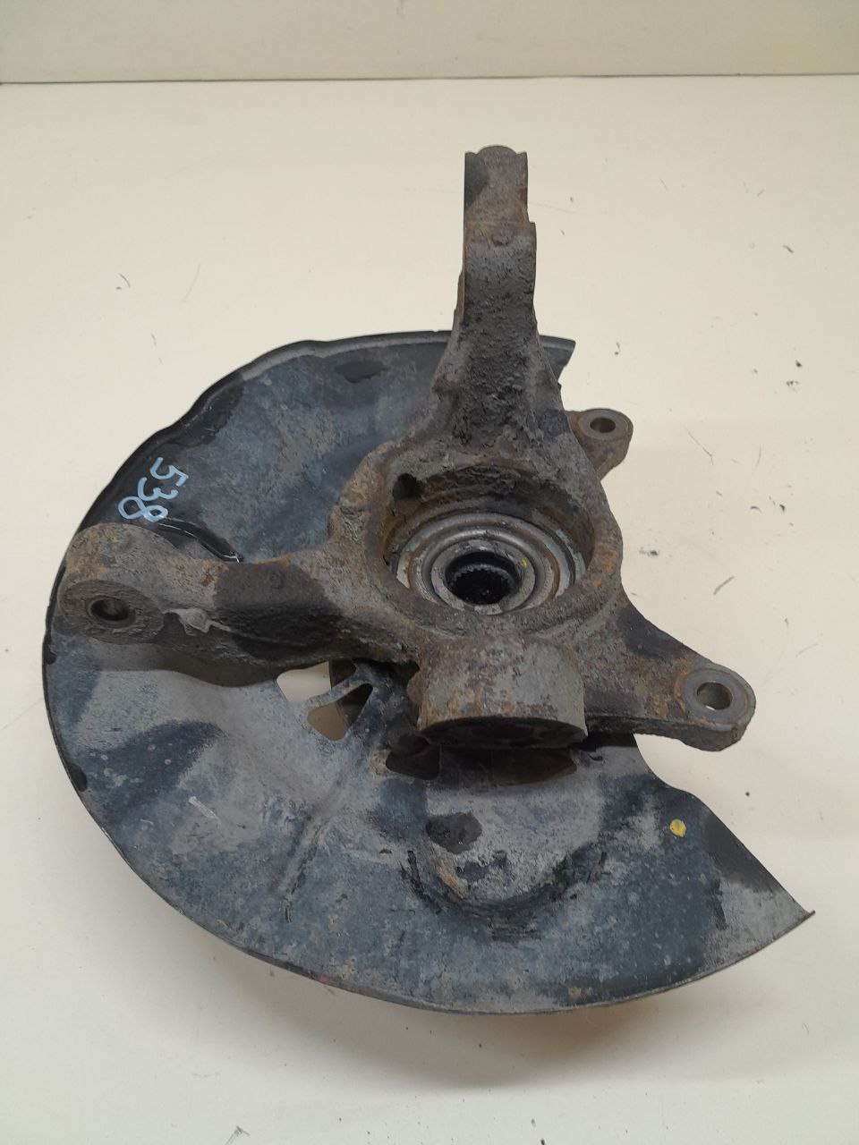 Кулак поворотный передний левый Toyota Camry (XV50) 2011-2017