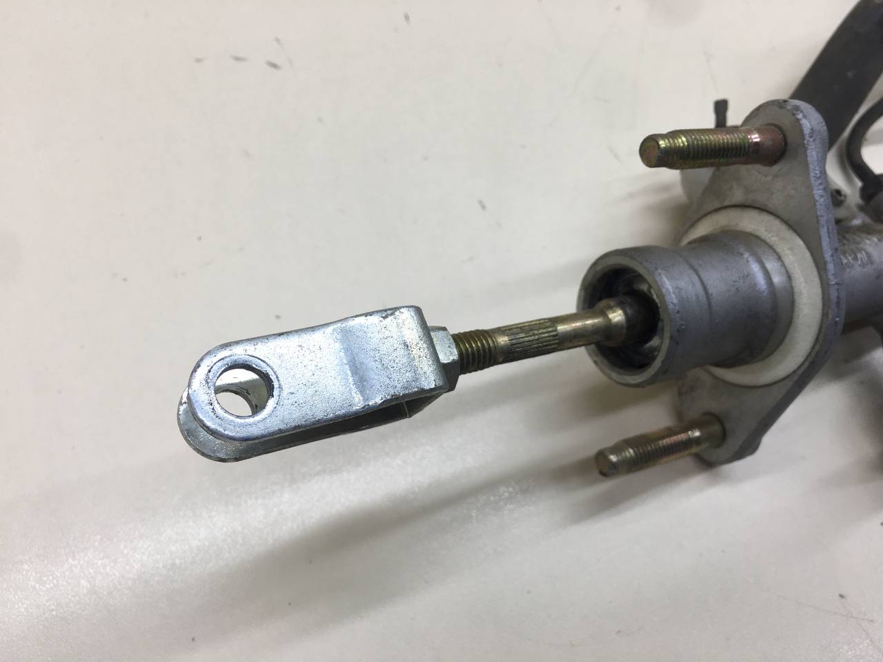 Цилиндр сцепления главный Nissan Almera (N16) 2000-2006