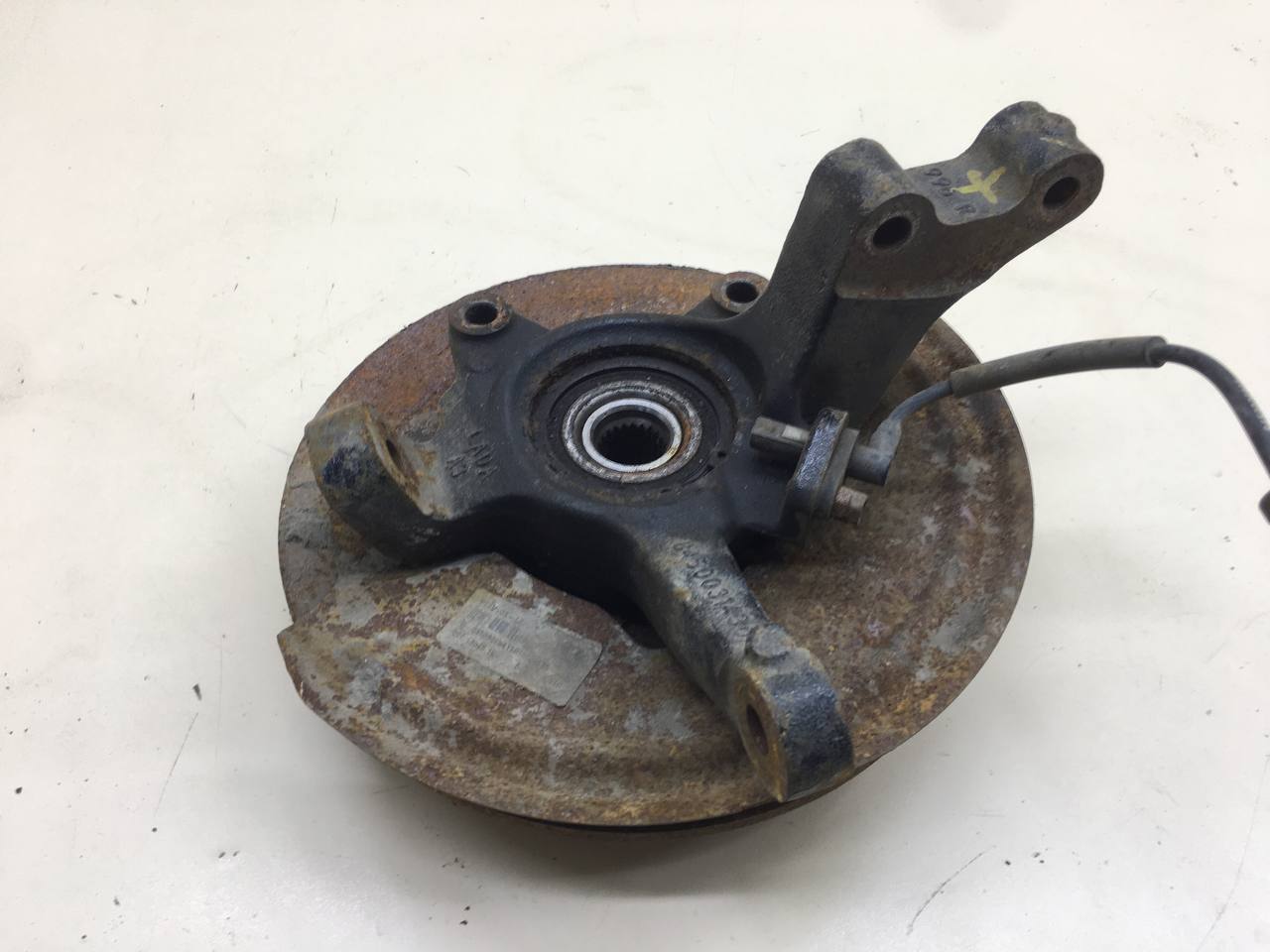 Кулак поворотный передний правый Lada Vesta 2015>