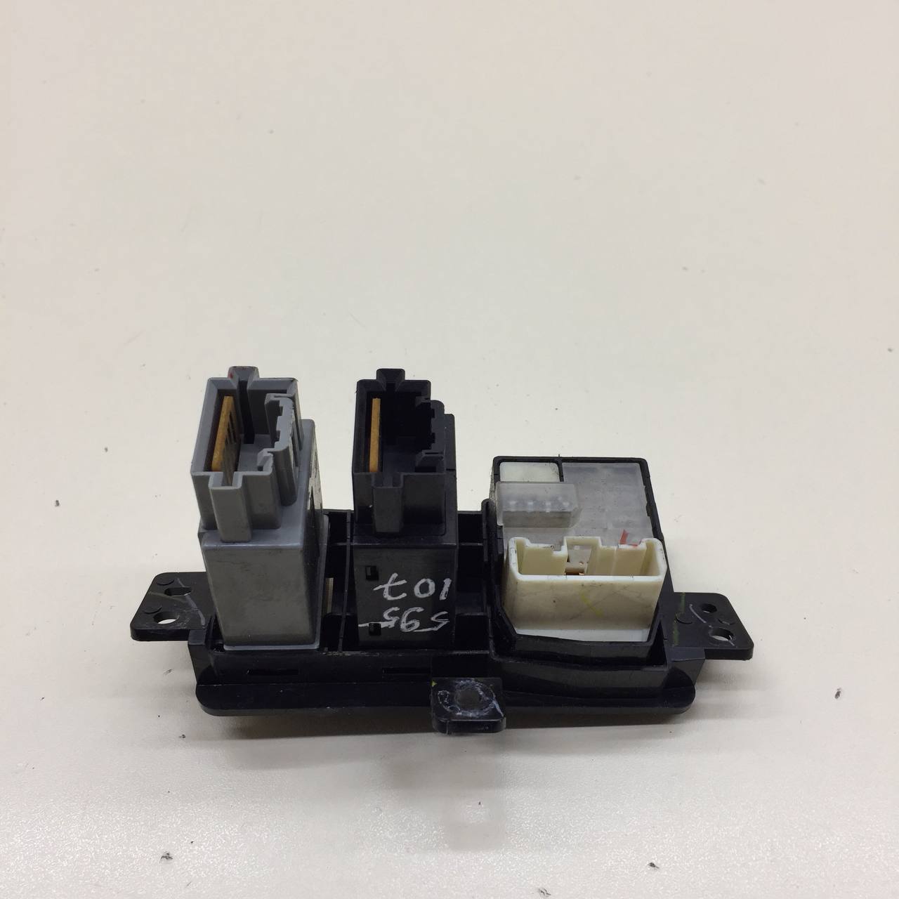 Блок кнопок Mitsubishi L200 (KB) 2006-2016