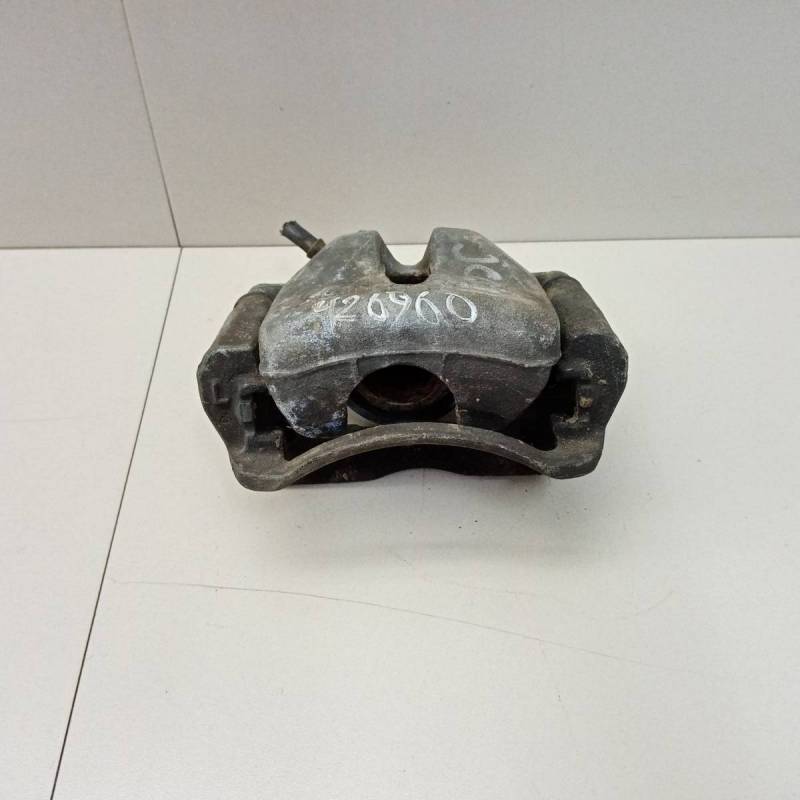 Суппорт передний левый Toyota Progres (G10) 1998-2007