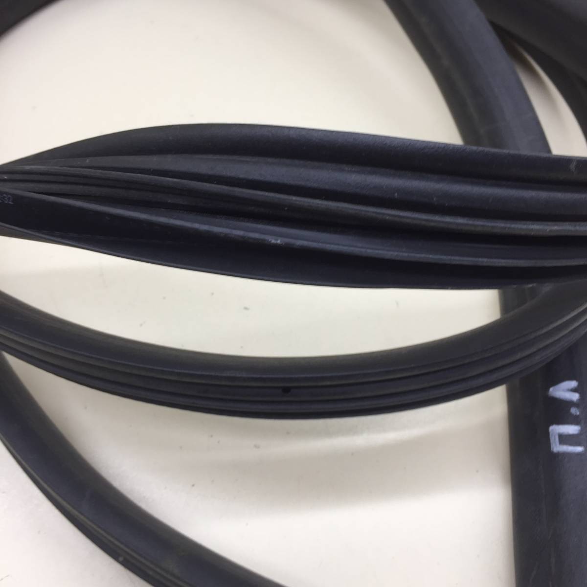 Уплотнитель проема двери передней левой Lada X-RAY 2016>