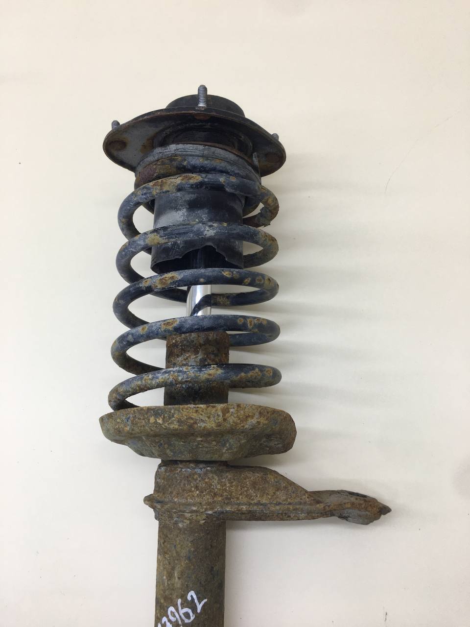 Кулак поворотный передний левый ZAZ Chance 2009-2014