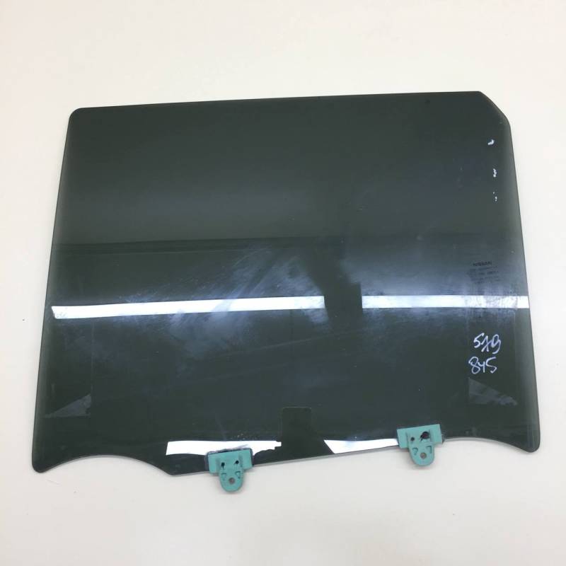 Стекло двери задней левой Nissan Juke (YF15) 2011-2020