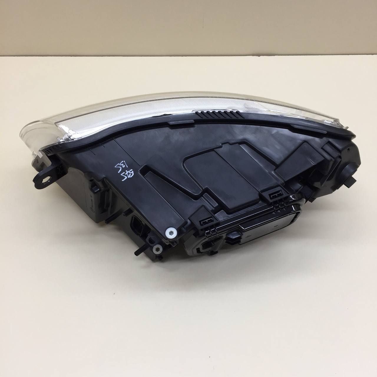 Фара правая Audi A6 (C6) 2005-2011