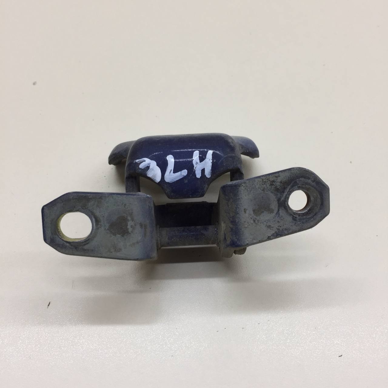 Петля двери задней левой нижняя Suzuki Liana 2001-2007