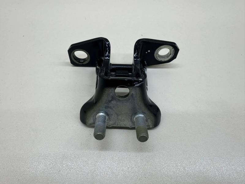 Петля двери задней левой верхняя Mitsubishi Outlander (GF) 2012>