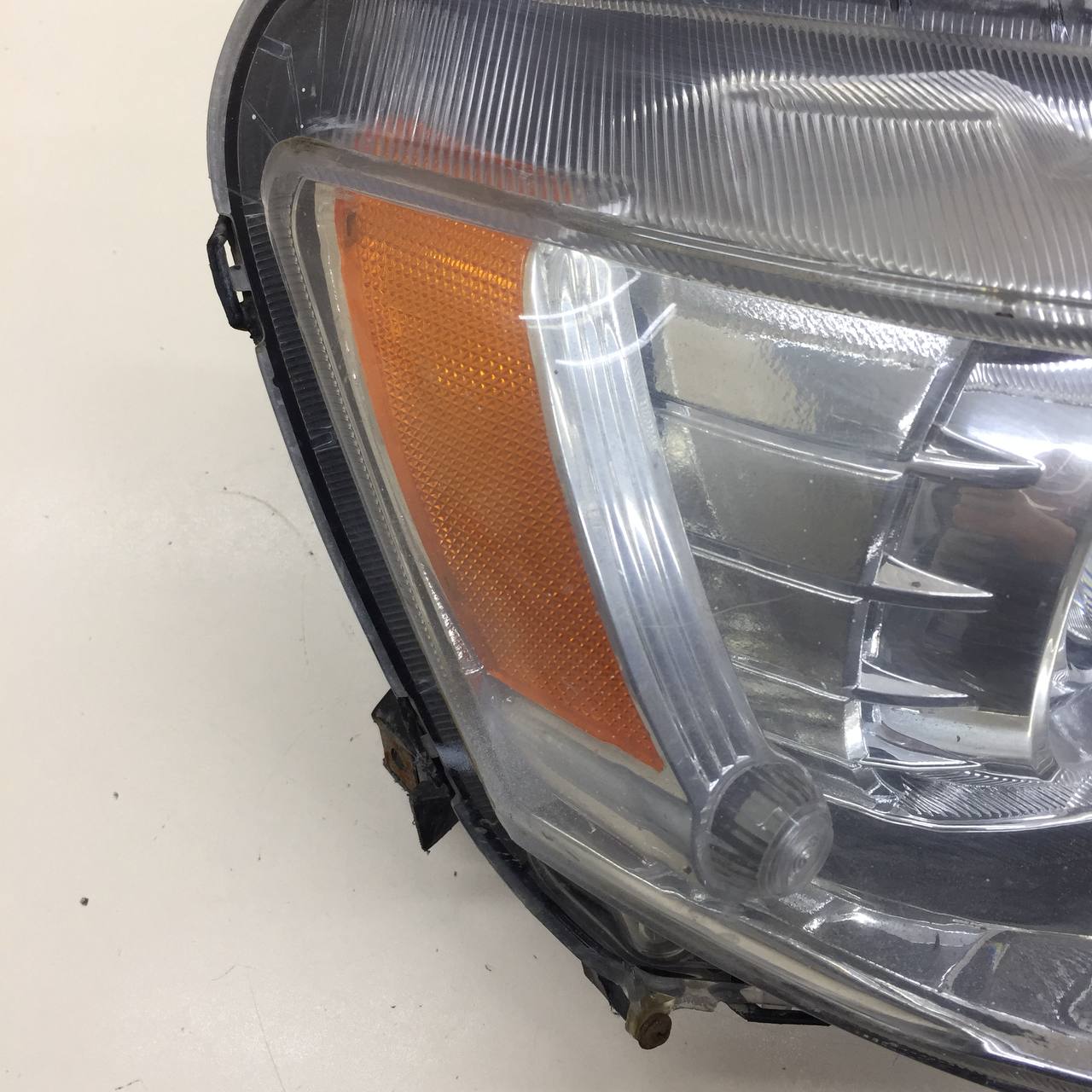 Фара правая Mitsubishi Outlander XL (CW) 2006-2012