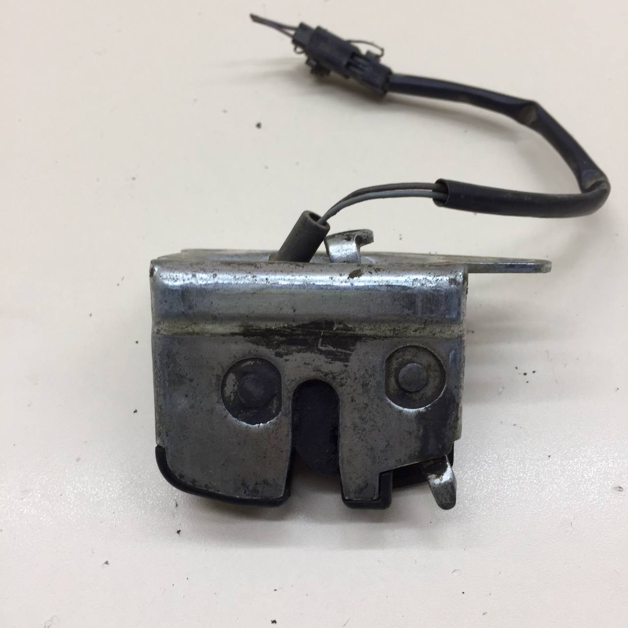 Замок багажника Fiat Albea 2002-2012