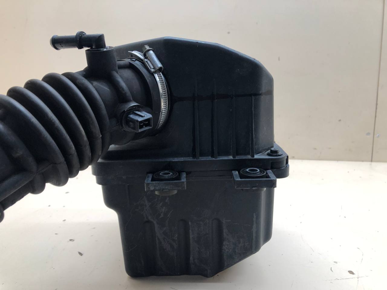 Корпус воздушного фильтра Chevrolet Aveo T250 2005-2011