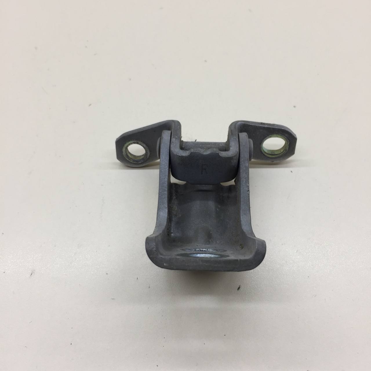 Петля двери передней левой верхняя Nissan Maxima (a36) 2015-2023