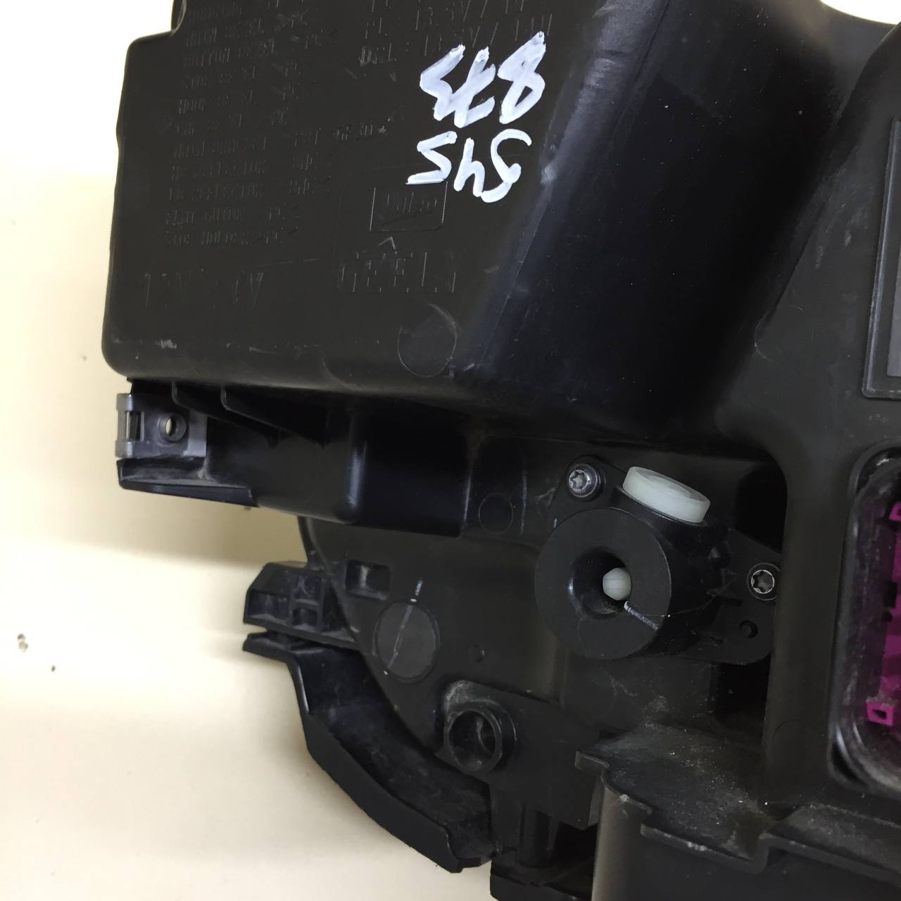 Фара правая Geely Atlas Pro (NL-3) 2019-2025