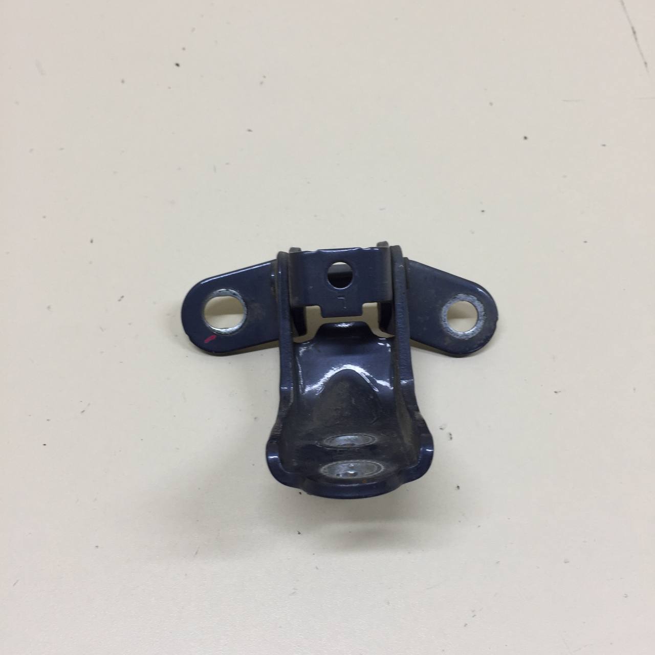 Петля двери задней левой нижняя Kia Ceed (JD) 2012-2018