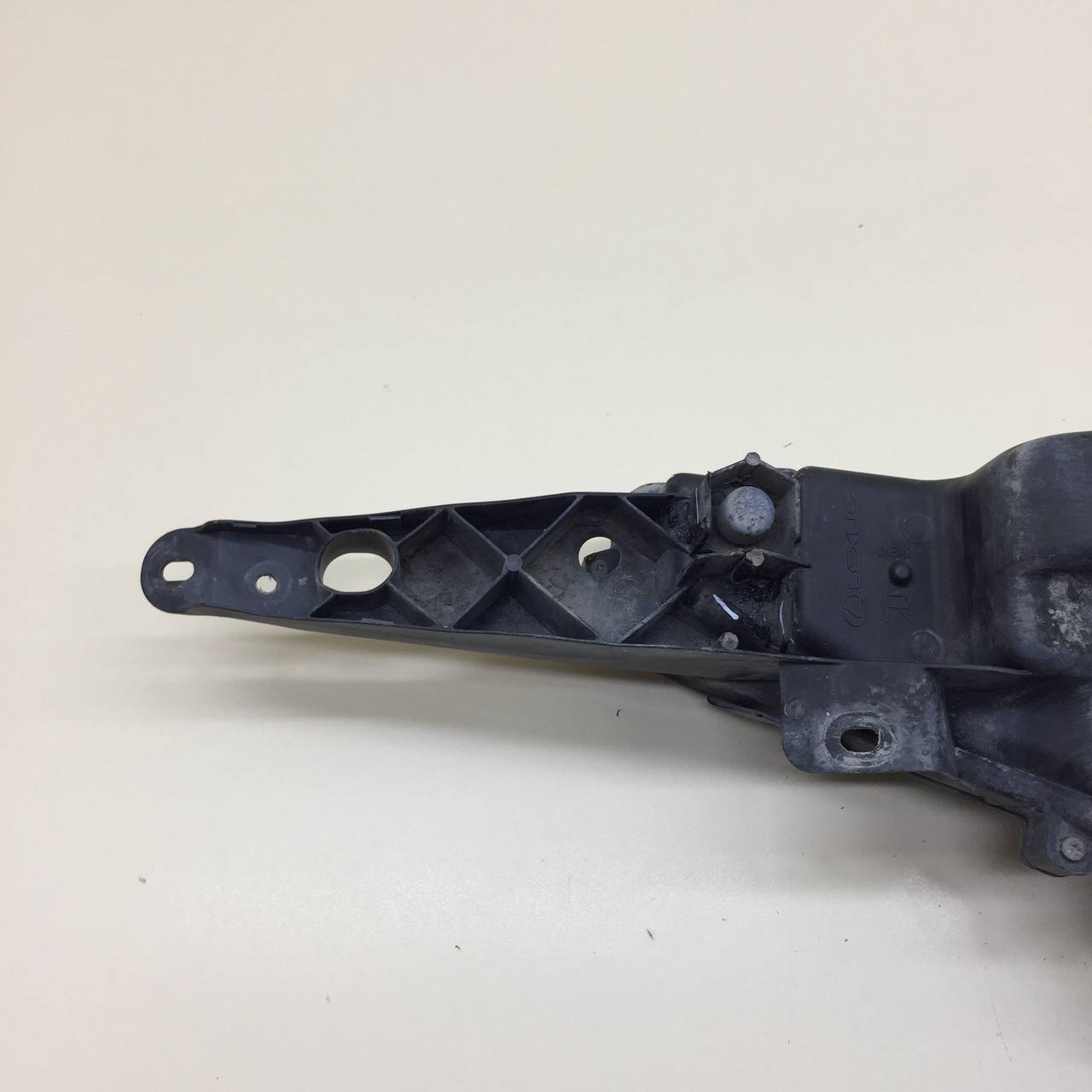 Фара противотуманная правая Lexus LX450D/570 2015>