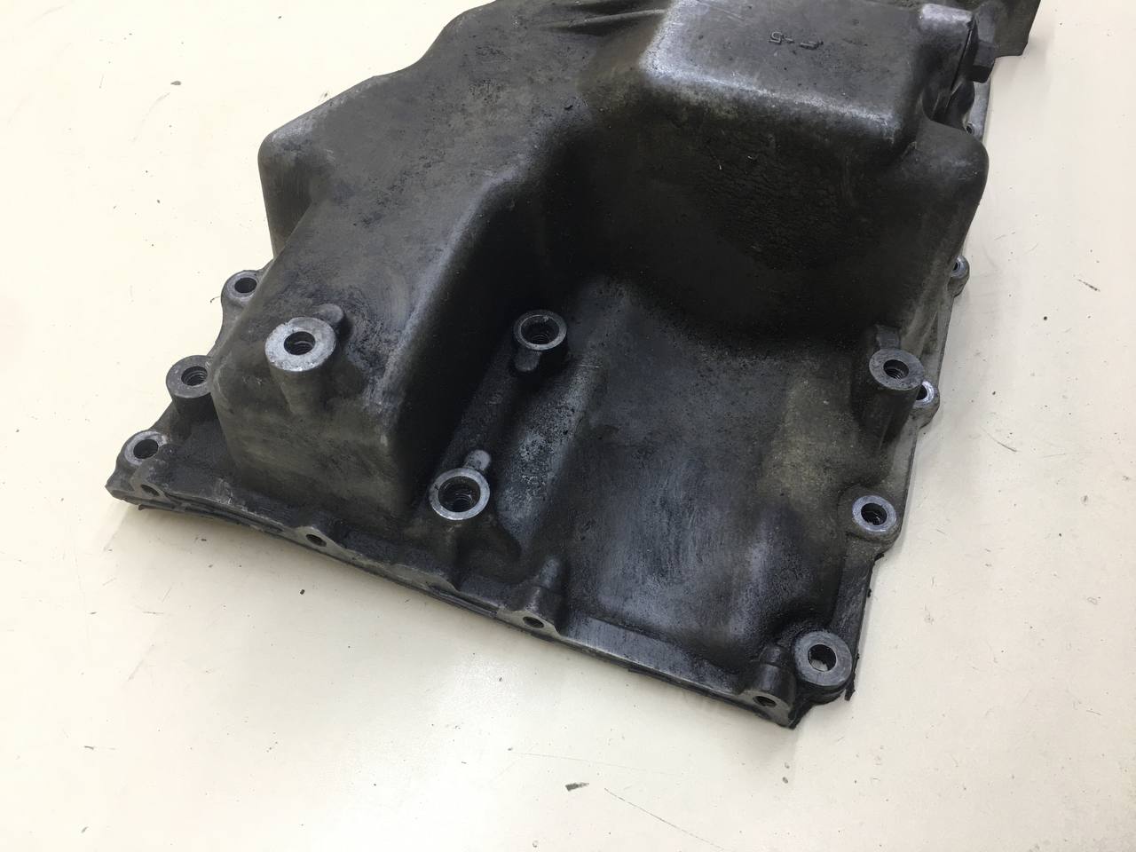 Поддон масляный двигателя Ford C-MAX 2003-2010