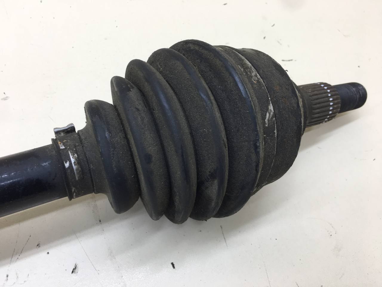 Полуось задняя Cadillac STS 2004-2011