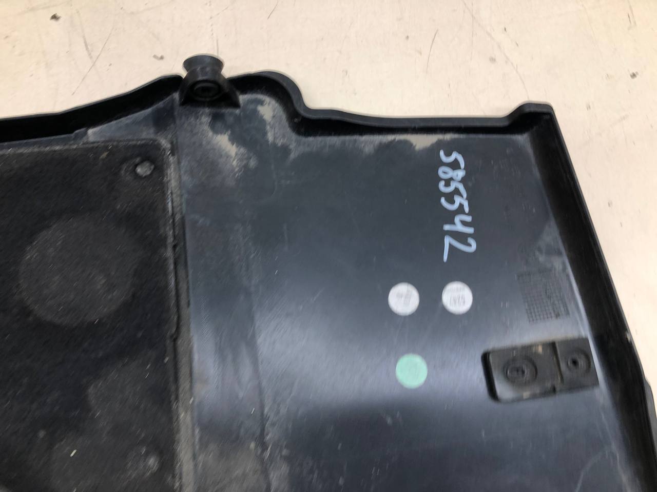 Крышка двигателя декоративная Mercedes-Benz C-Class (W205) 2014>