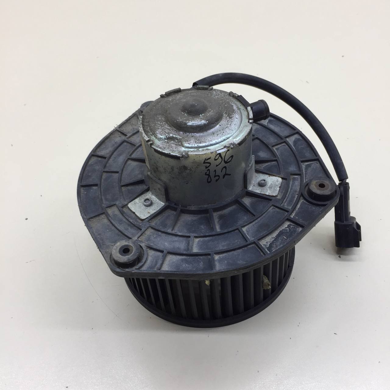 Моторчик отопителя Lada Priora 2007-2018