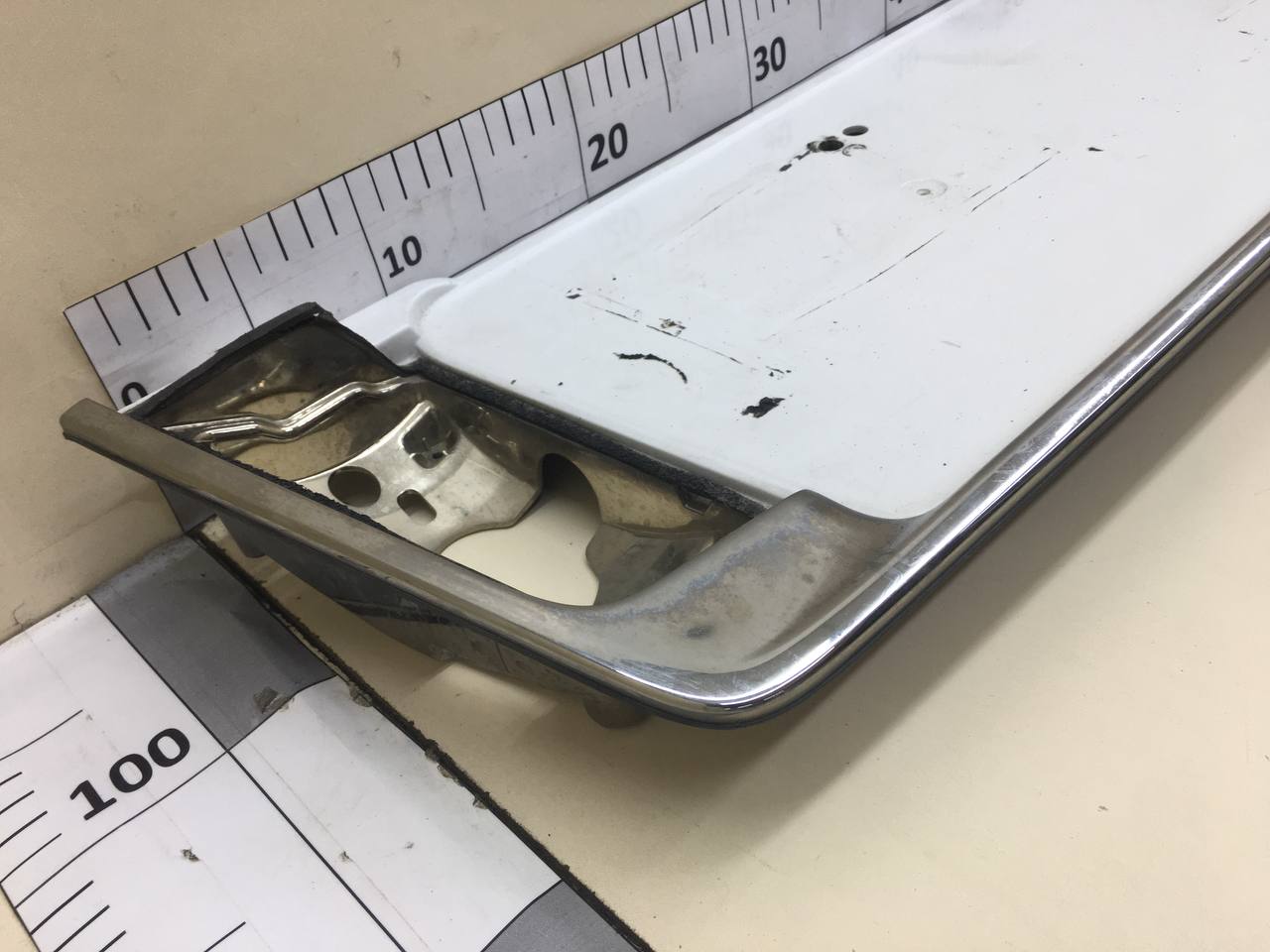 Накладка двери багажника Lexus LX570 (J200) 2007-2015