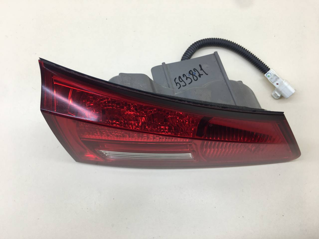 Фонарь задний внутренний левый Lexus IS 250/350 2005-2013