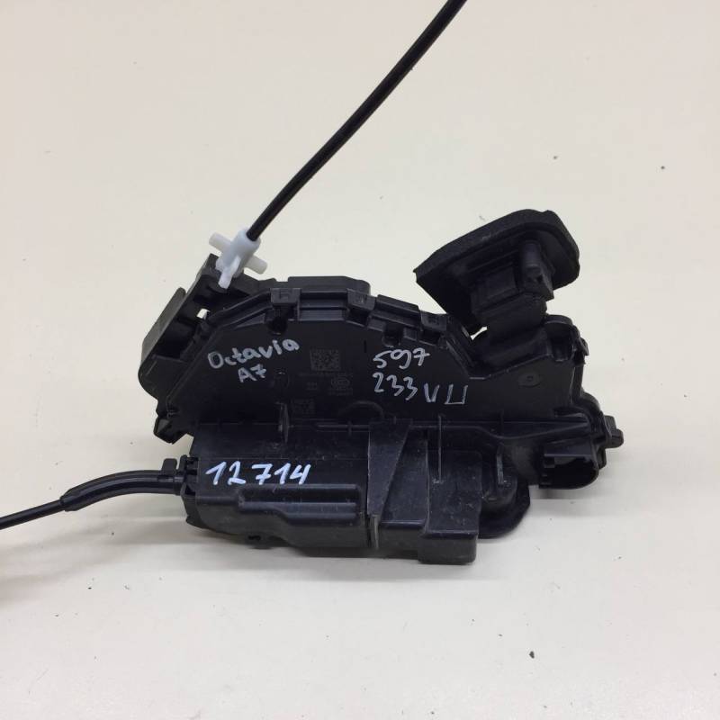 Замок двери передней левой Skoda Octavia (A7) 2013>