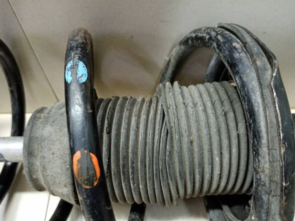 Амортизатор передний левый Nissan Pulsar (N15) 1995-2000