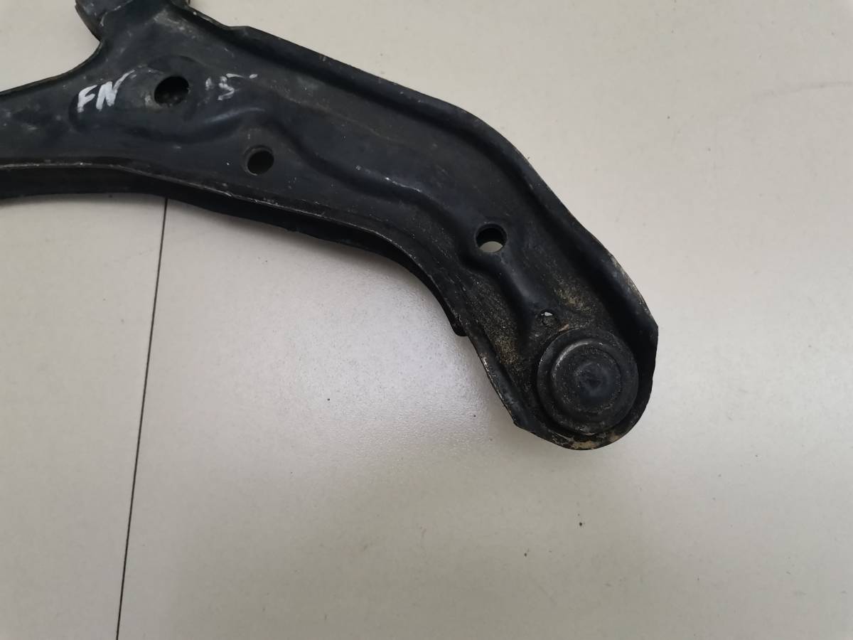 Рычаг передний левый Nissan Almera (N15) 1995-2000