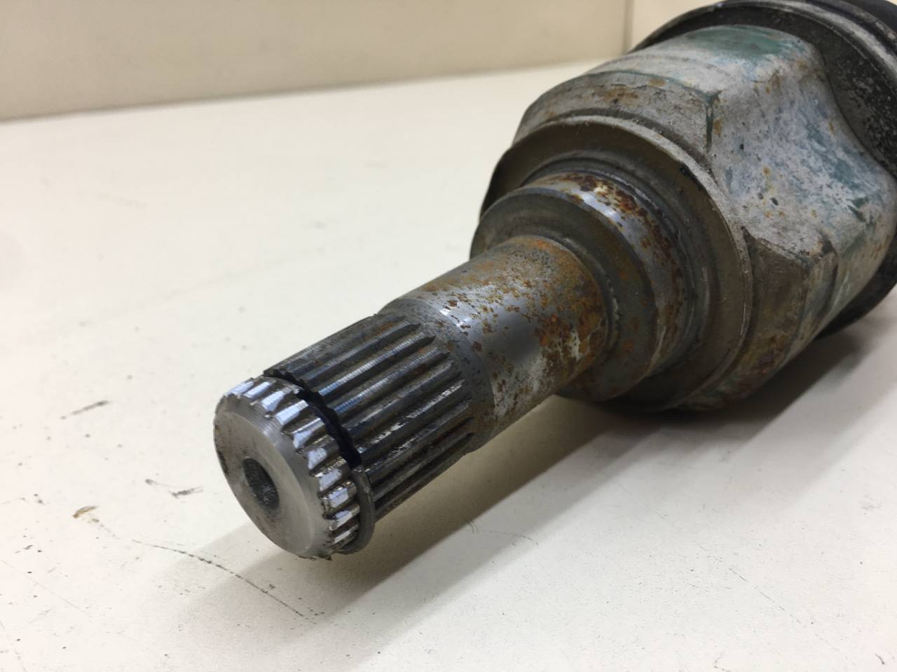 Полуось передняя левая Mitsubishi Colt (CJ) 1995-2002