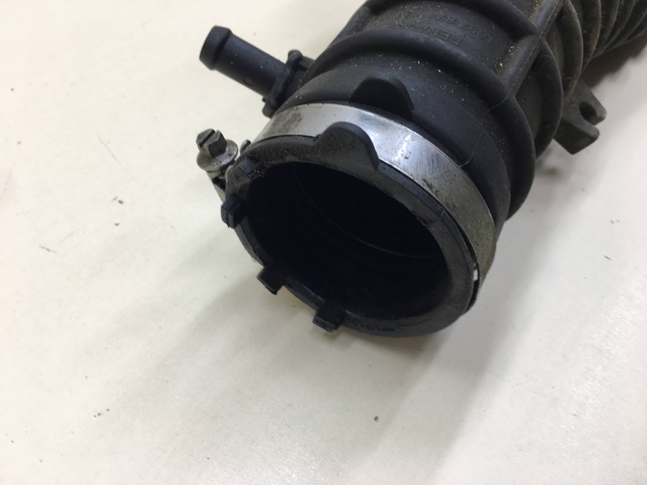 Патрубок воздушного фильтра Renault Megane (3) 2009-2016