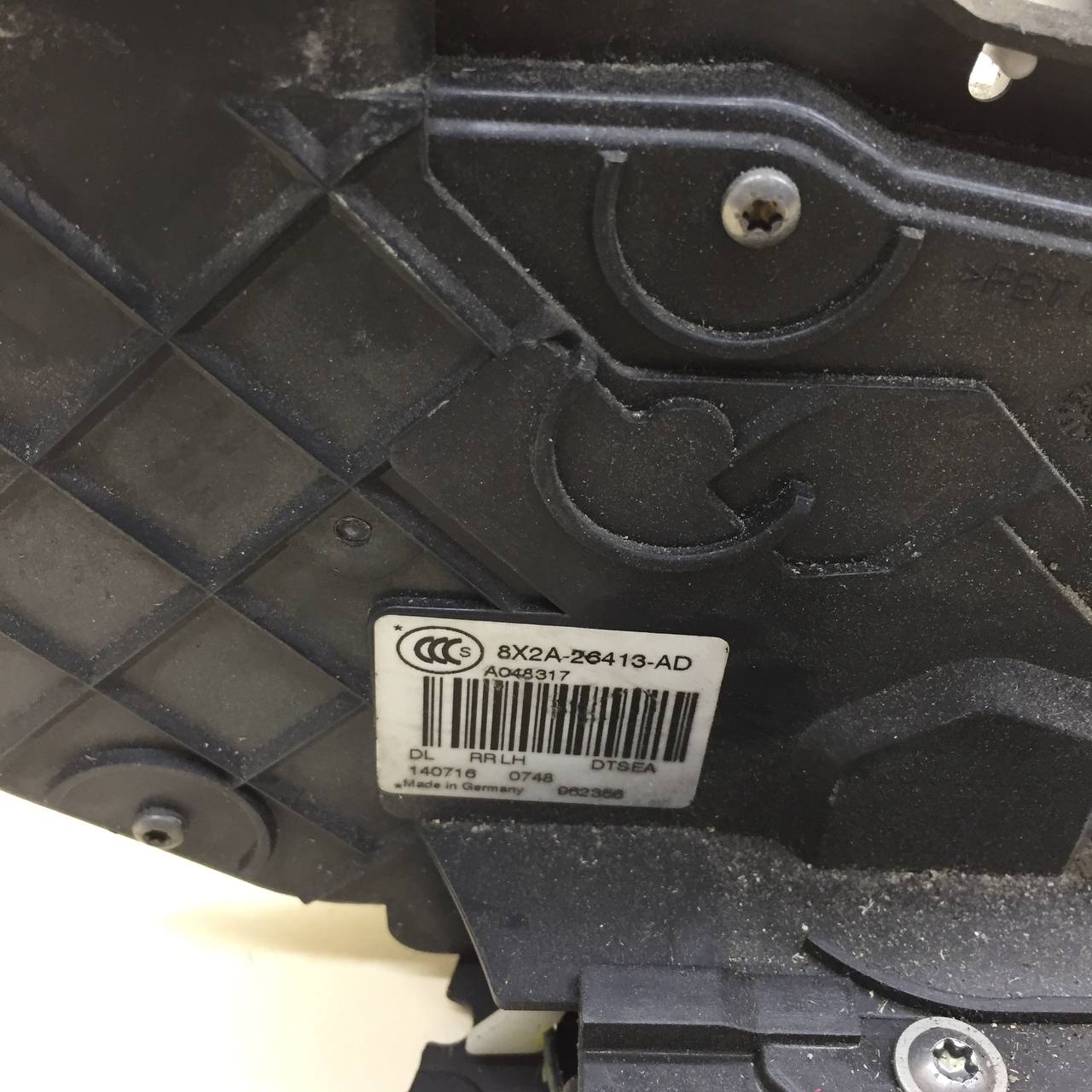 Замок двери задней левой Jaguar XF 2007-2015